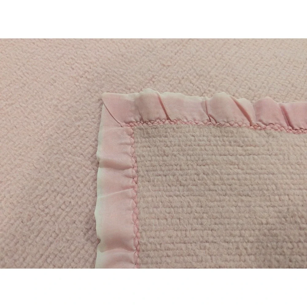 Vtg Acrylic Waffle Weave‎ Blanket King Size Pink Satin Trim All Around 92 X 77